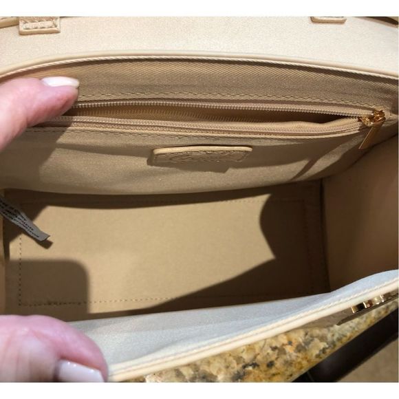 CROSSI NEW YORK - Ostrich-Embossed Vegan Convertible Crossbody/Satchel-Nude NWOT - Picture 3 of 16